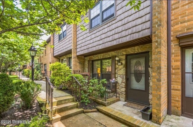 Photo - 321 Spring St