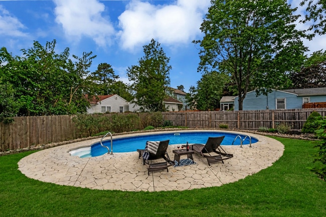 Photo - 3BR Ranch with In-Ground Pool & Garage in Toms River