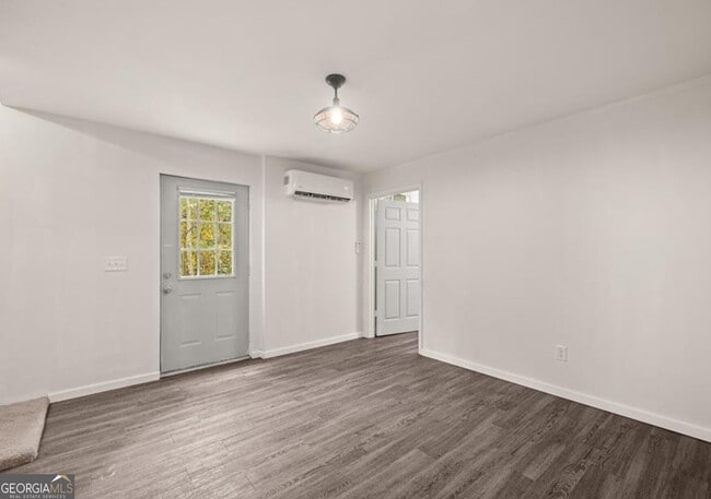 Photo - 5485 Mercedes Dr