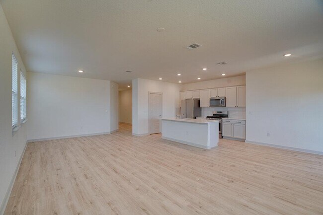 Photo - 14305 Mcarthur Dr