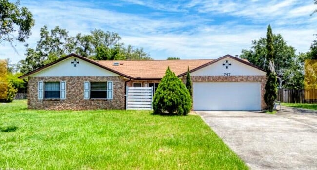 Building Photo - 747 Taylor Rd