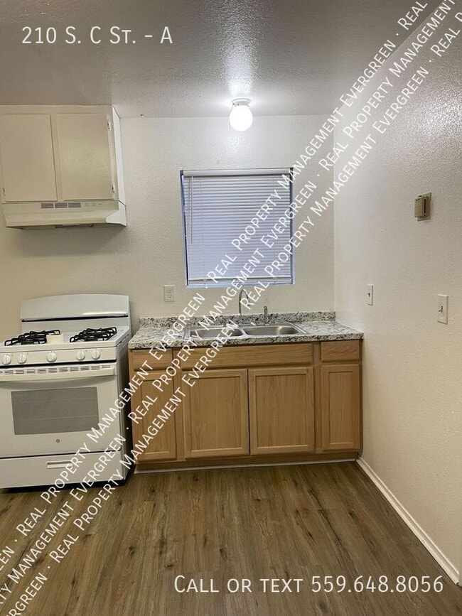Photo - 210 S C St Unit A