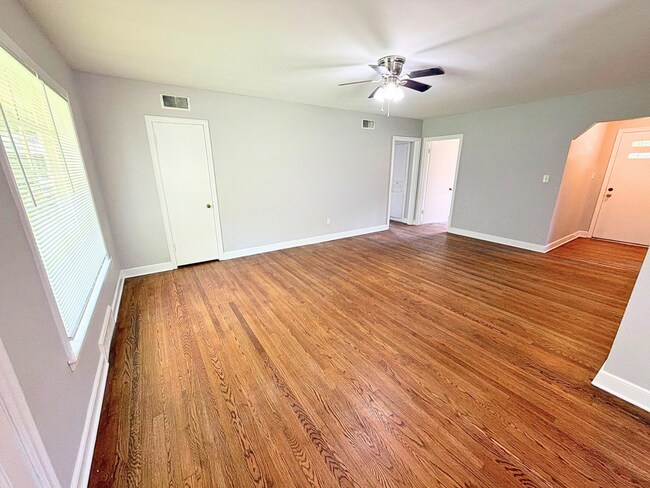 Photo - 799 Rosebanks Rd