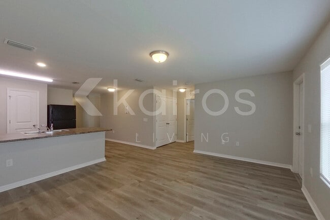 Photo - 315 NE 25th Terrace Casa