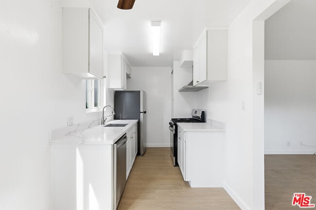 Photo - 4919 Coldwater Canyon Ave Unit 1