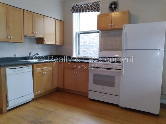 Photo - 1306 W Cornelia Ave Unit 3