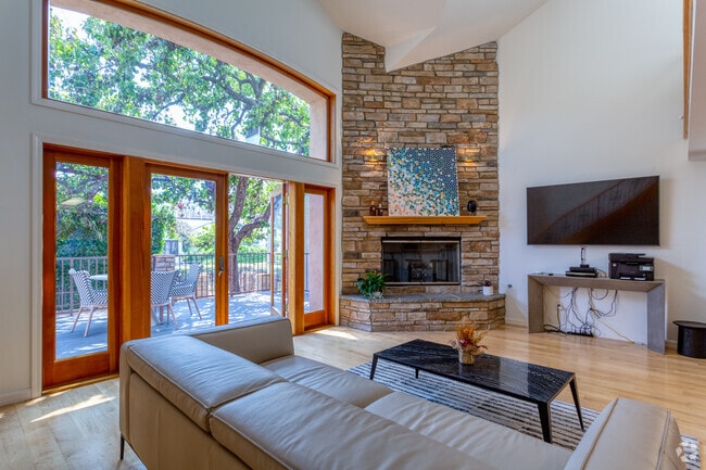 3BR, 2BA