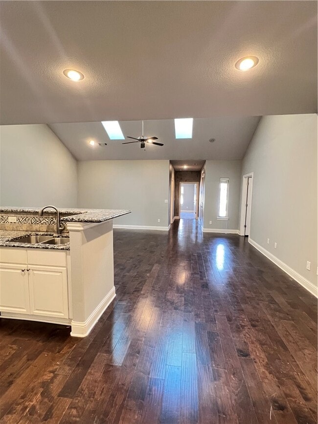 Photo - 2007 S Dixieland Rd