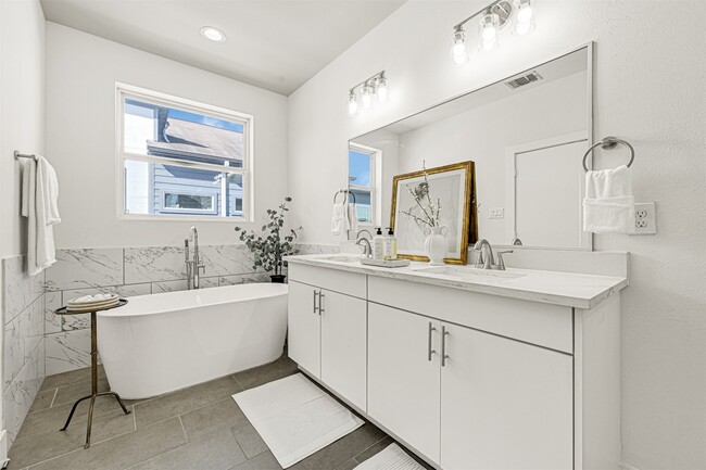 Building Photo - 3313 Baer St