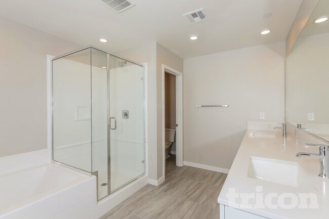 Photo - 31573 Dwight Dr