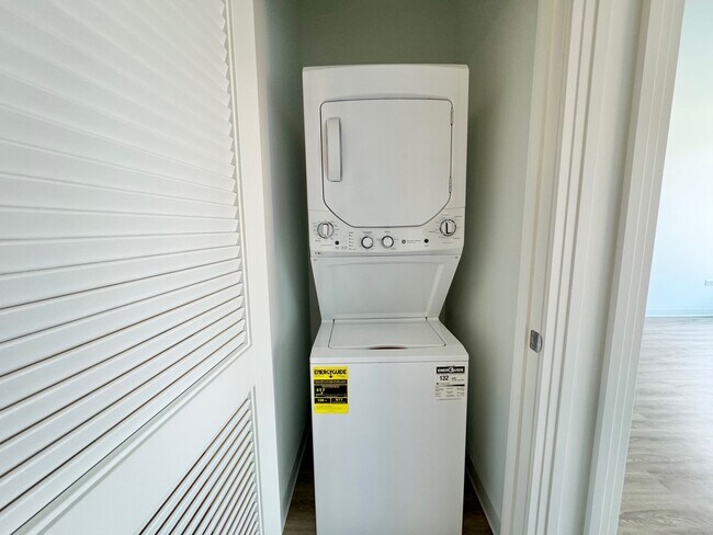 Photo - 821 W Van Buren St Unit 2