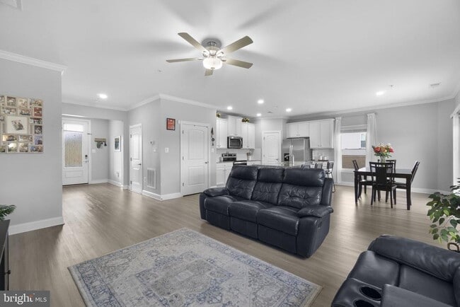 Building Photo - 10005 Maids Fancy Way