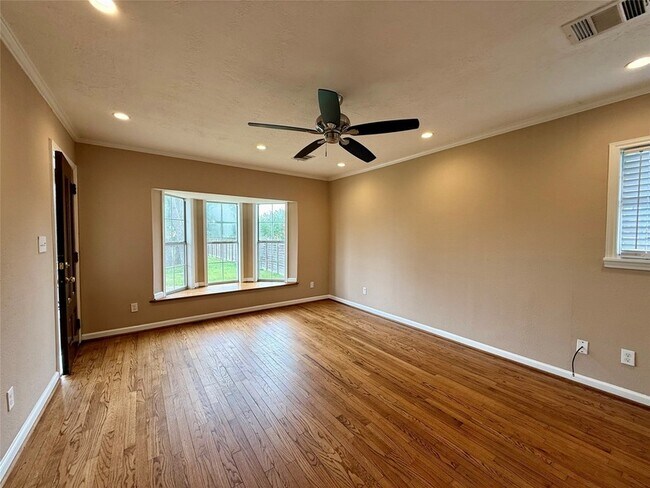 2519 Paul Quinn St