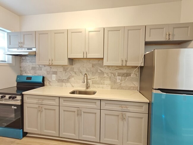 Photo - 2007 W Indiana Ave