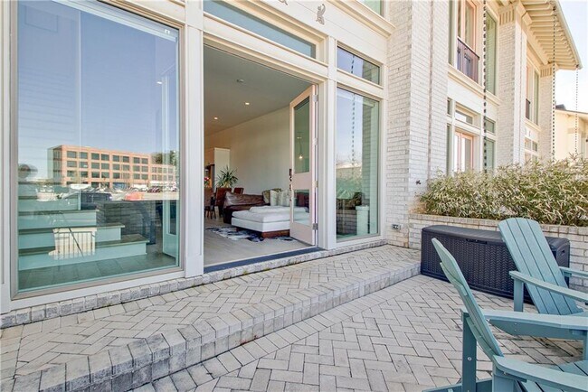 Photo - 580 Heatherden Ave