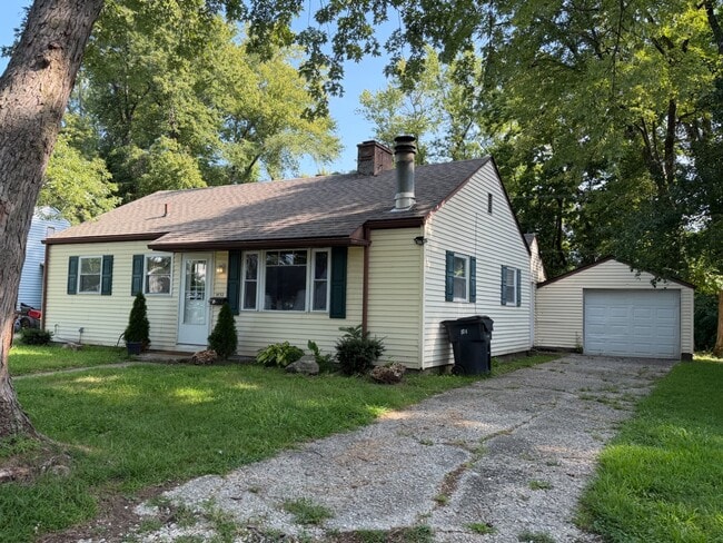 1432 Bel Air