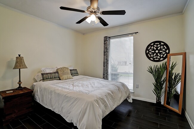 Photo - 14207 Wickersham Ln