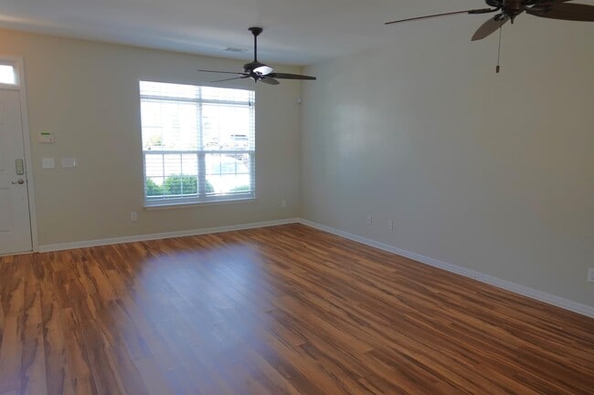 Photo - 202 Elise Dr
