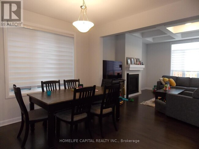 Photo - 110 Lynn Coulter St