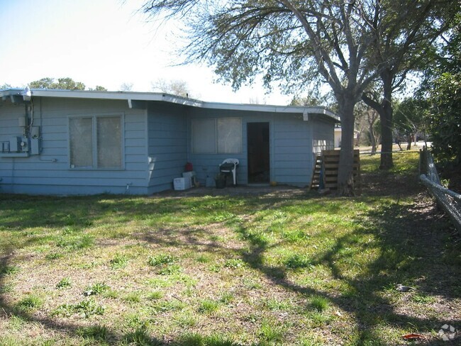 Building Photo - 327 Sharon Dr Rental