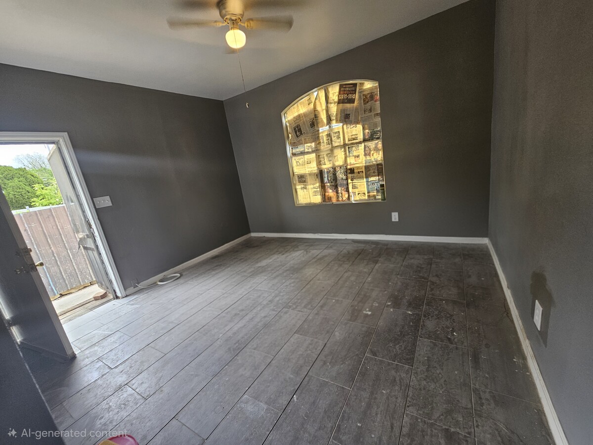 Photo - 2713 Lenway St