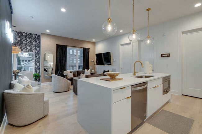 Building Photo - 1037 Scovel St Rental