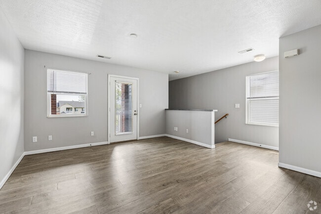 2BR, 2BA - 997SF - Living Room