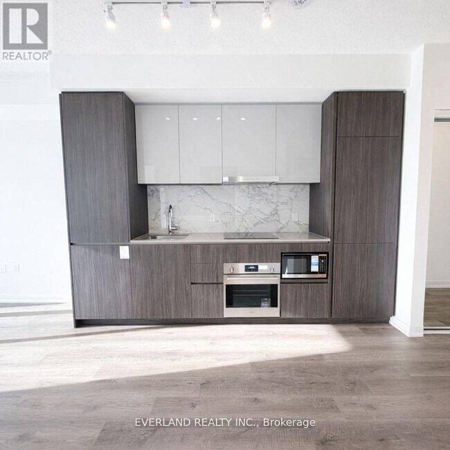 Photo - 8 Interchange Wy Unit 4610