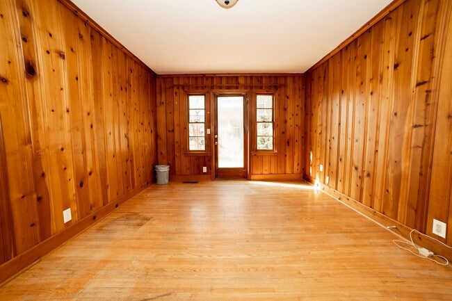 Photo - Charming Old Hickory Cottage with Vintage Character