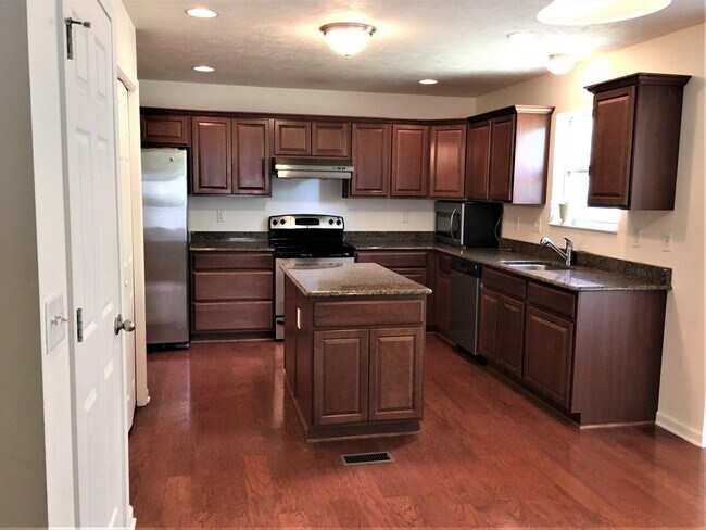 Photo - 133 Nottingham Dr