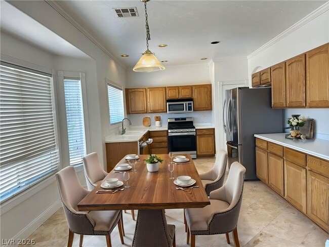 4042 Mitra Ct