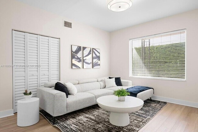 Photo - 1471 Lincoln Terrace Unit 1