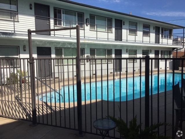 gated pool - 1750 Sycamore E Ave Unit 1 Rental