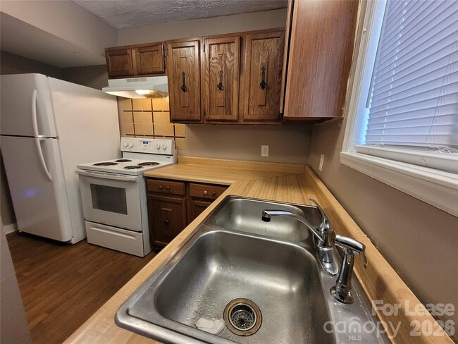 Photo - 1260 Fieldstone Rd