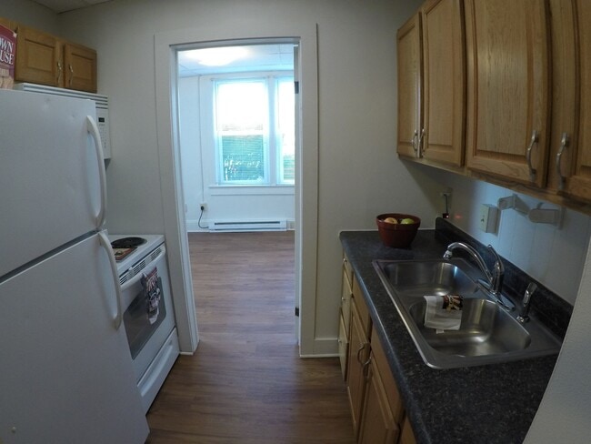 Photo - 3001 Kossuth St