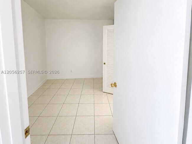 Photo - 16701 NE 14th Ave Unit 106