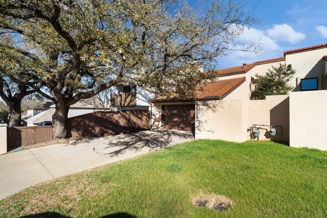 Photo - Amazing Mid-Century Modern 2 Bed, 2.5 Bath Ready for New Tenants- Eagle Mountain Saginaw ISD- 76179