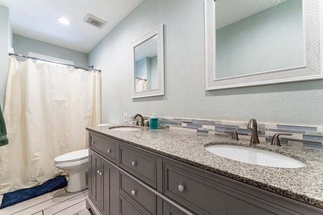 Photo - 1155 E Geneva Dr