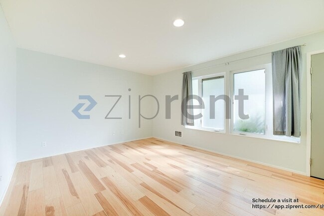 Photo - 1601 South Main St