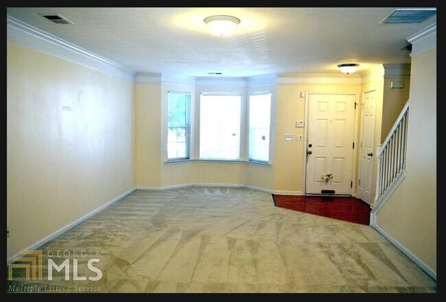 Photo - 718 Crestwell Cir SW