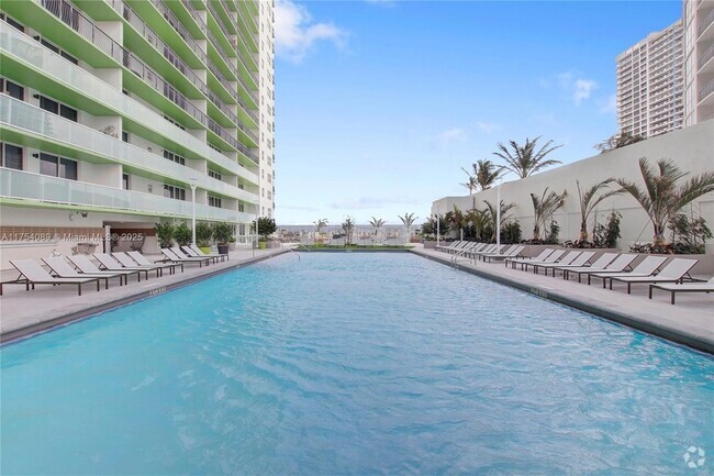 Building Photo - 1756 N Bayshore Dr Unit 25H Rental