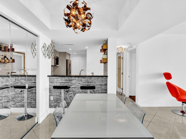 Photo - 650 West Ave Unidad 1605