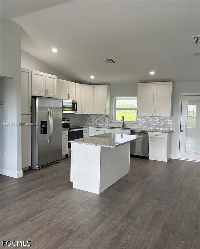 Photo - 634 Royce Rd