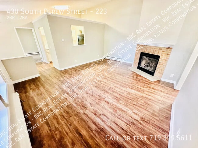 Building Photo - 430 S Depew St Unit 223