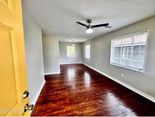 Photo - 1311 Fernwood Dr