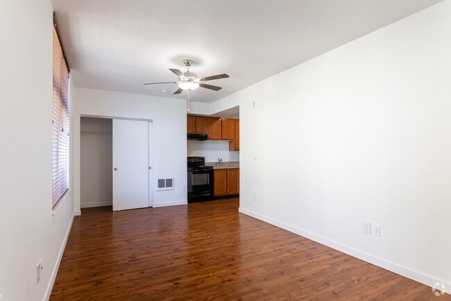 Studio, 1BA - 515 SF (Thurman)