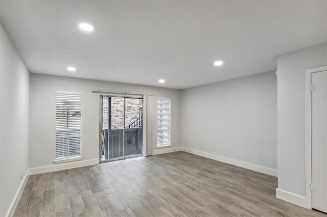 Photo - 6501 E Hill Dr Unit 117