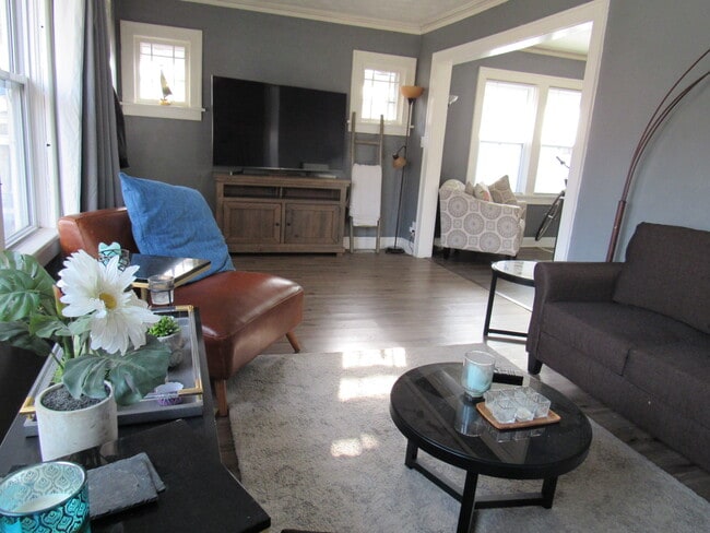 Photo - 5004 Euclid Ave