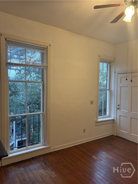 Photo - 219 E Taylor St