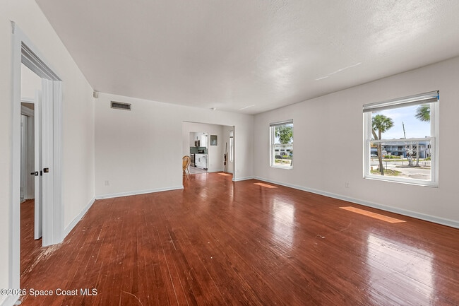 Photo - 1008 E Strawbridge Ave